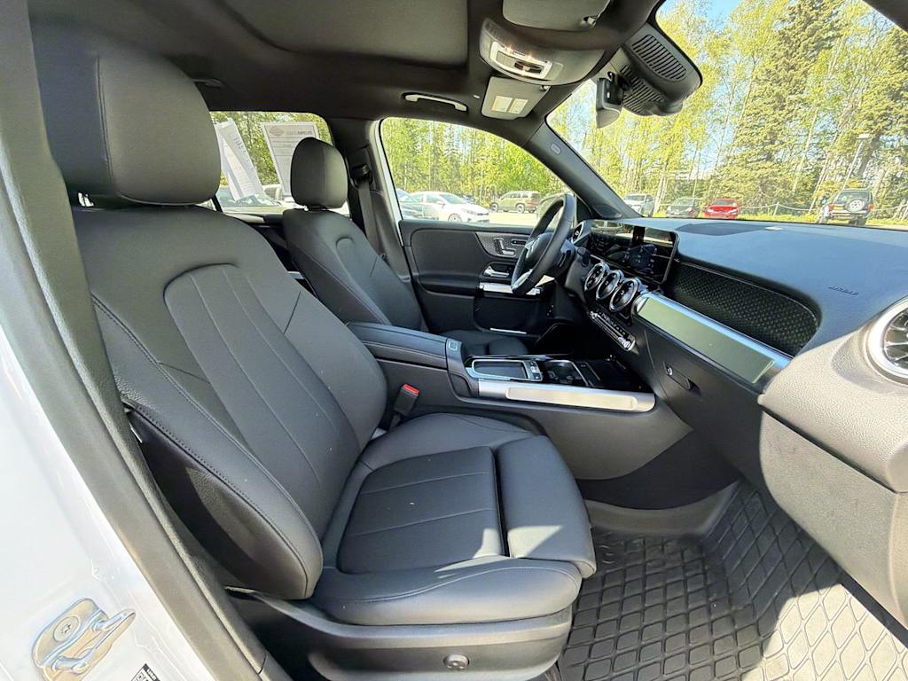 Thumbnail: 2026 Mercedes-Benz GLB - 9