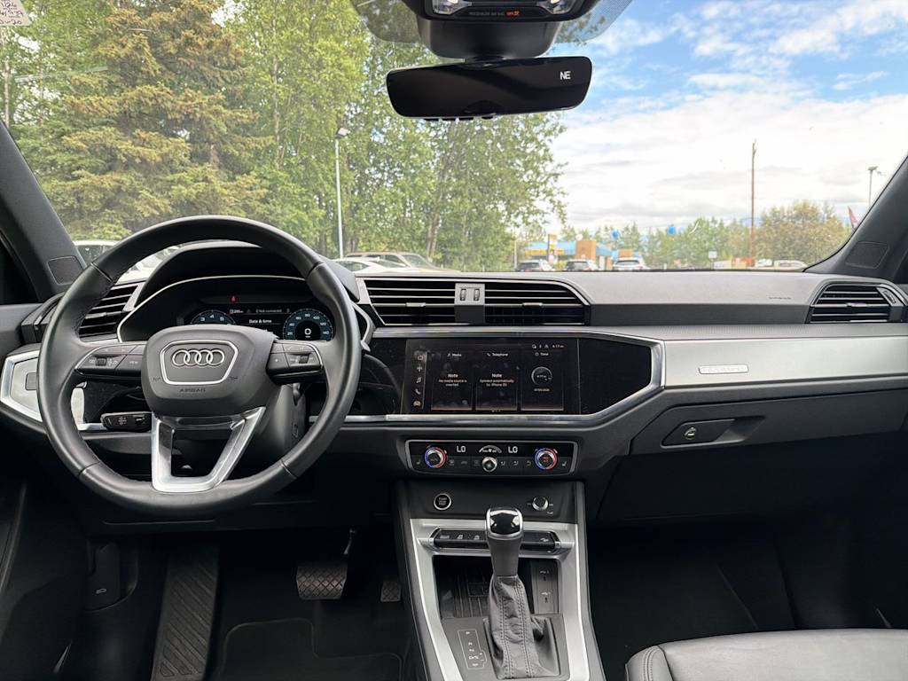 Thumbnail: 2024 Audi Q3 - 8
