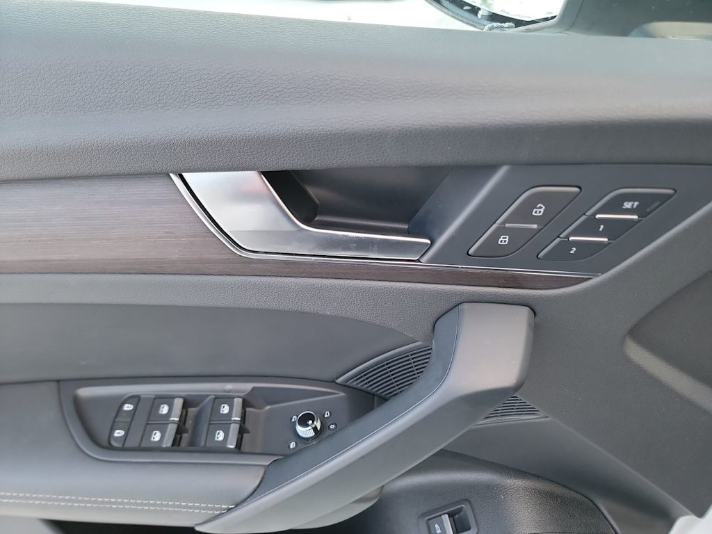 Thumbnail: 2024 Audi Q5 - 23