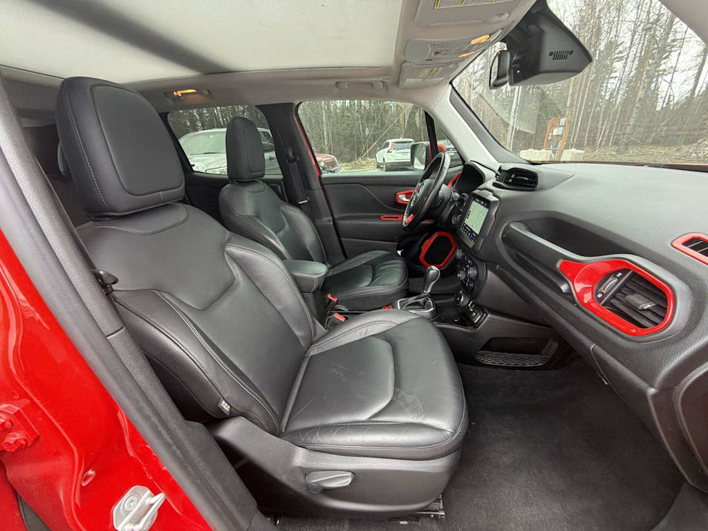 Thumbnail: 2023 Jeep Renegade - 10