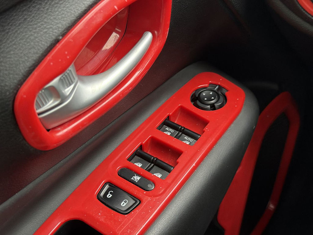 Thumbnail: 2023 Jeep Renegade - 19