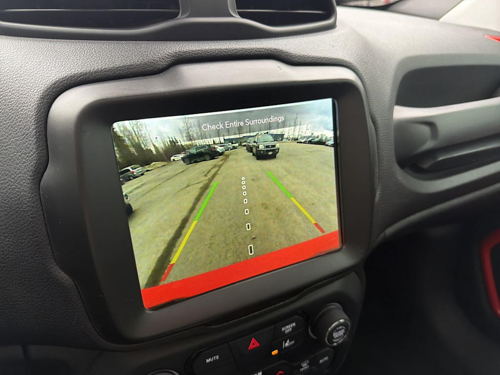 Thumbnail: 2023 Jeep Renegade - 21