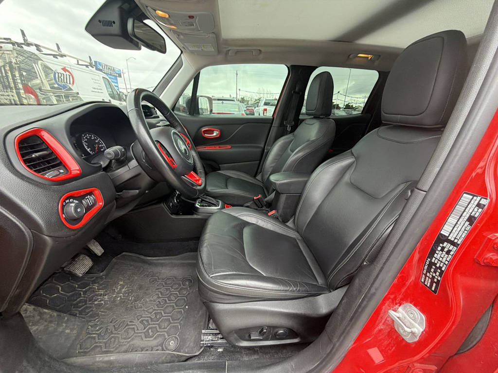 Thumbnail: 2023 Jeep Renegade - 9