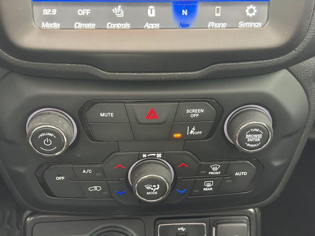 Thumbnail: 2023 Jeep Renegade - 23