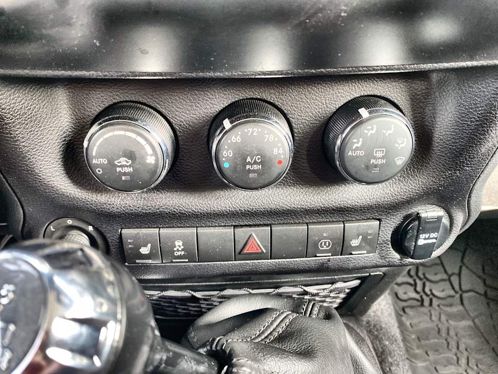 Thumbnail: 2014 Jeep Wrangler - 23