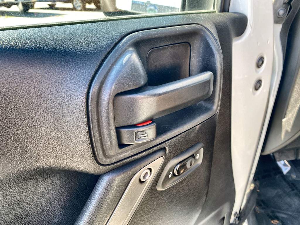 Thumbnail: 2013 Jeep Wrangler - 21