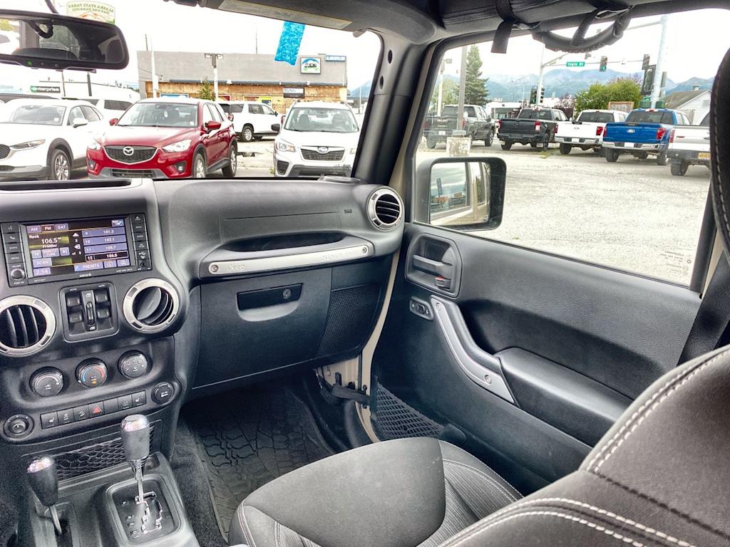 Thumbnail: 2017 Jeep Wrangler - 7