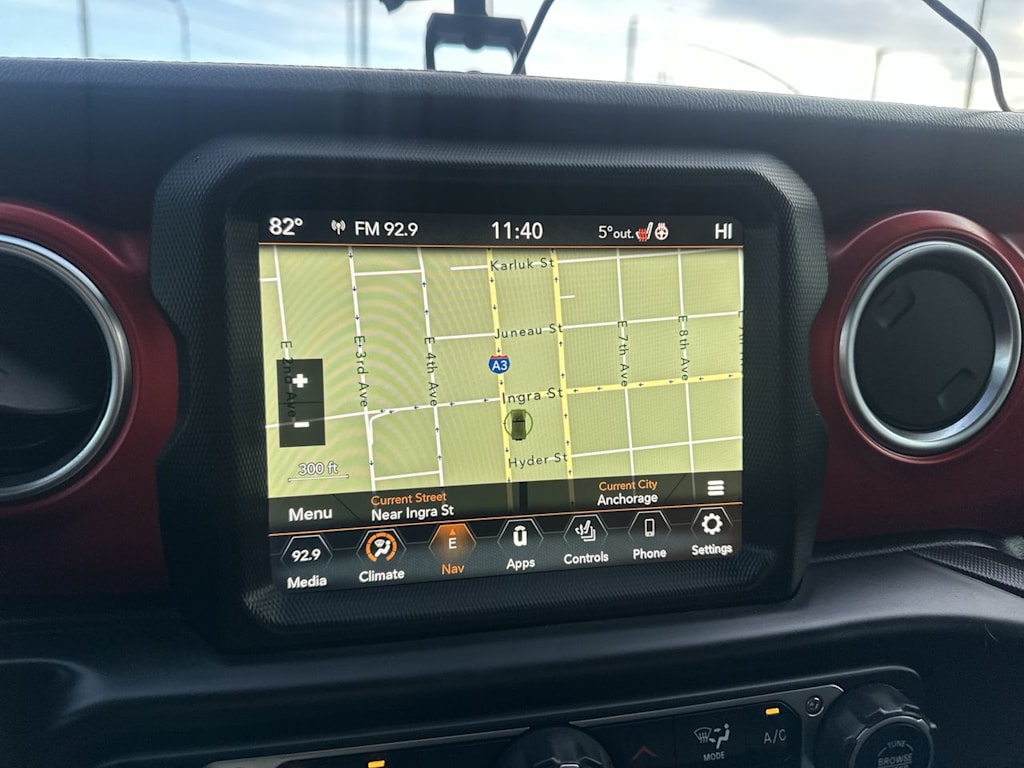 Thumbnail: 2022 Jeep Wrangler - 15