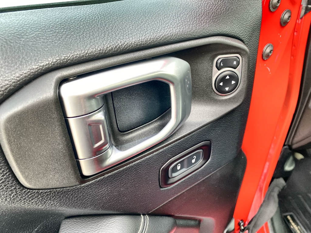 Thumbnail: 2018 Jeep Wrangler - 22