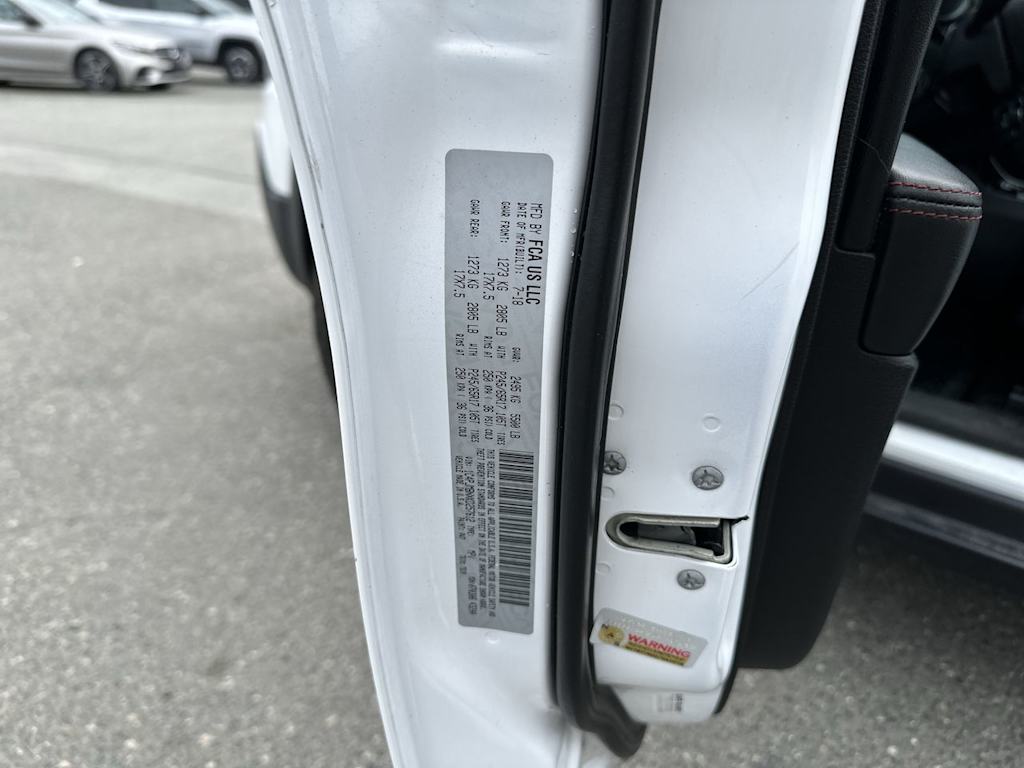 Thumbnail: 2019 Jeep Cherokee - 14