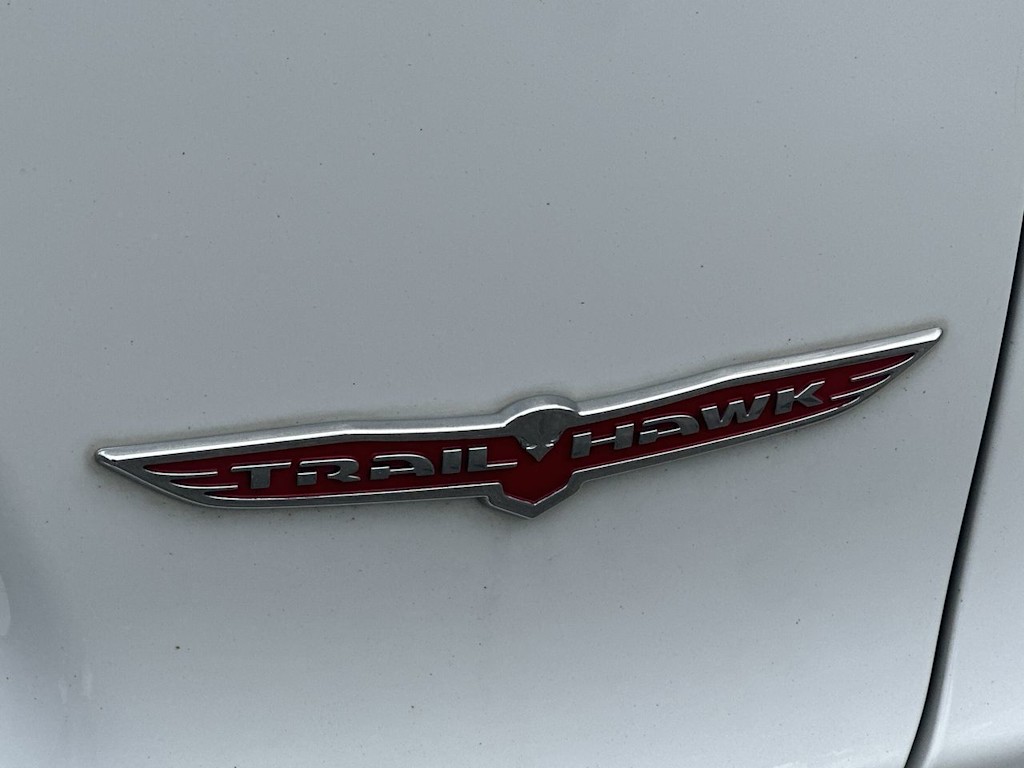 Thumbnail: 2019 Jeep Cherokee - 4