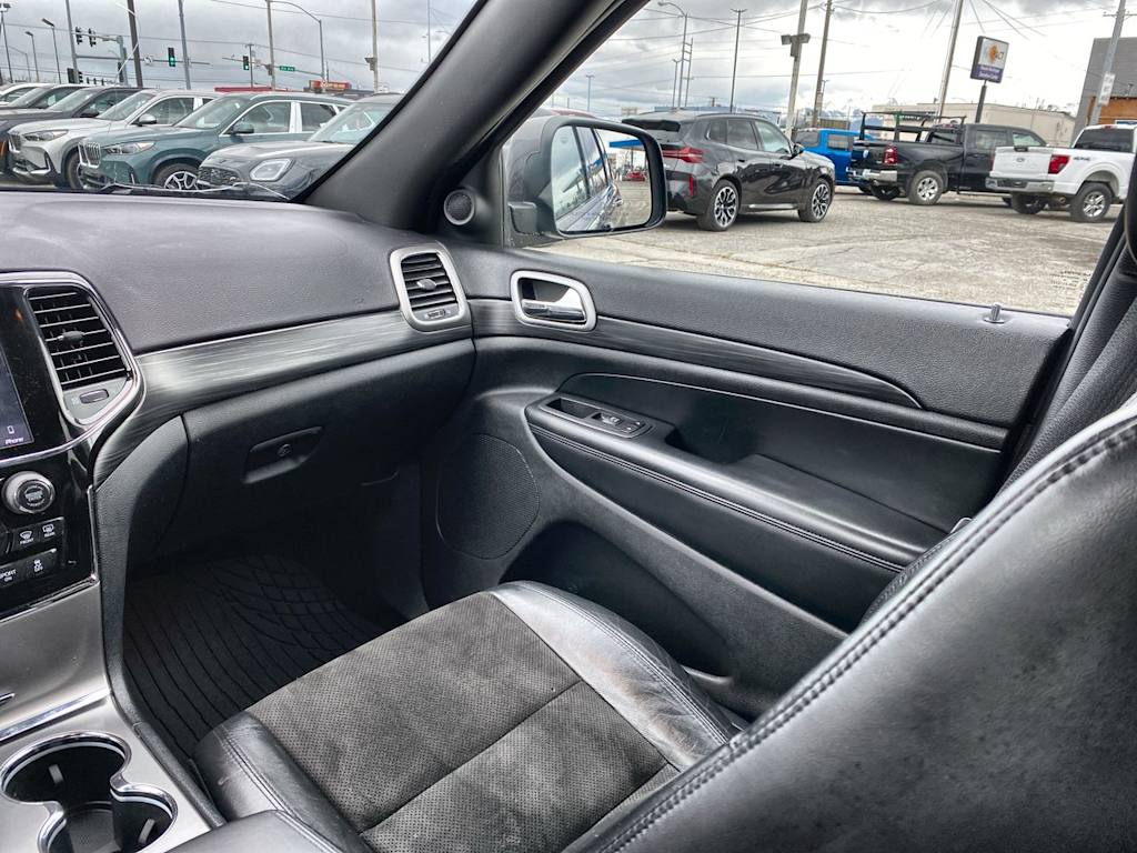 Thumbnail: 2020 Jeep Grand Cherokee - 18