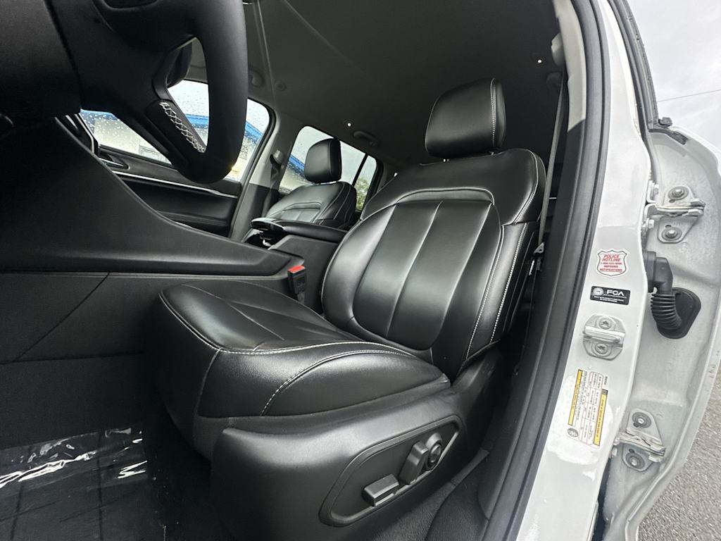 Thumbnail: 2023 Jeep Grand Cherokee - 9
