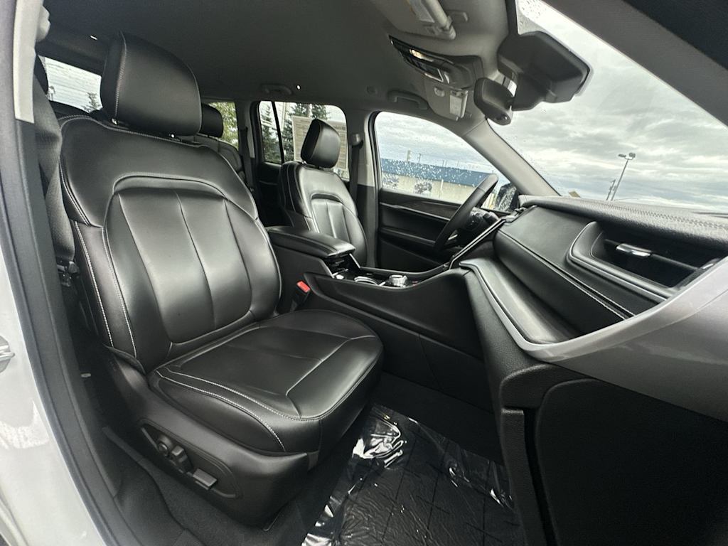 Thumbnail: 2023 Jeep Grand Cherokee - 8