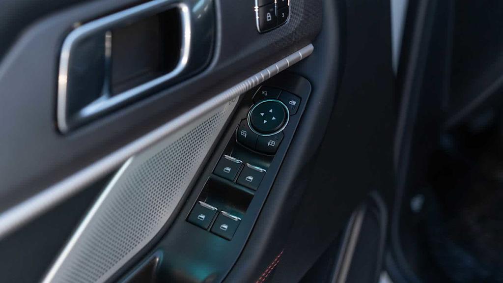 Thumbnail: 2025 Ford Explorer - 53