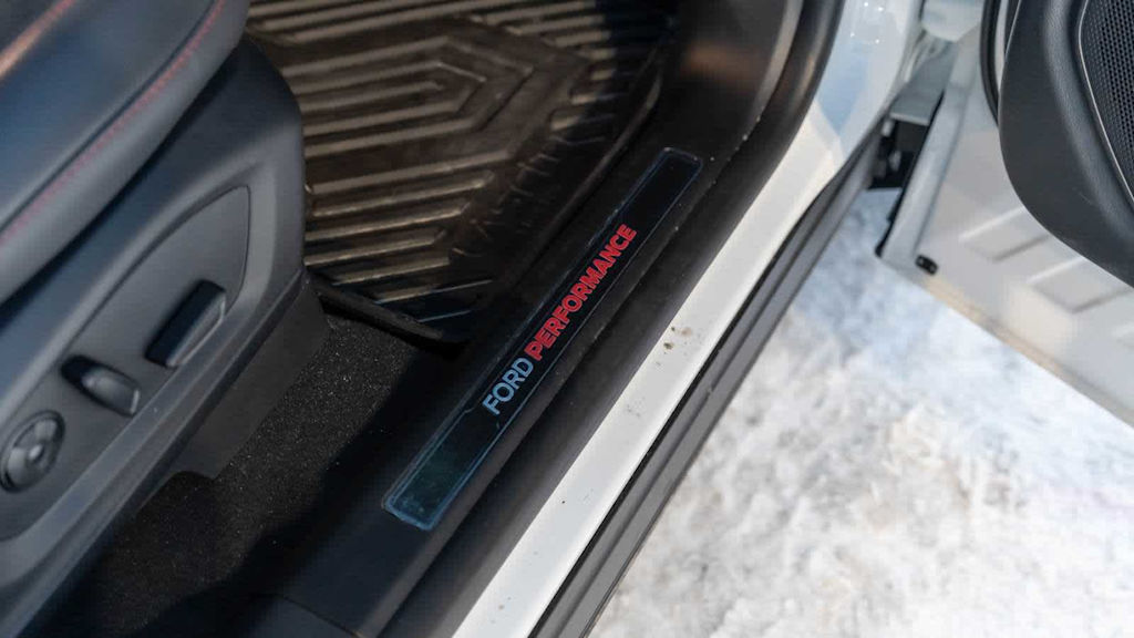 Thumbnail: 2025 Ford Explorer - 32