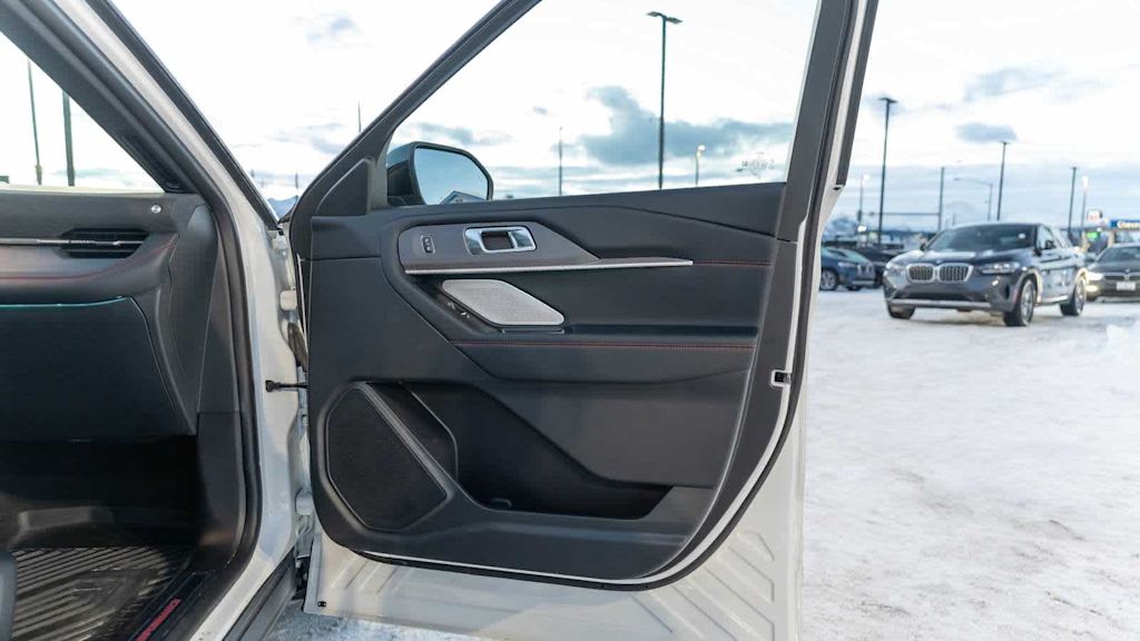 Thumbnail: 2025 Ford Explorer - 29