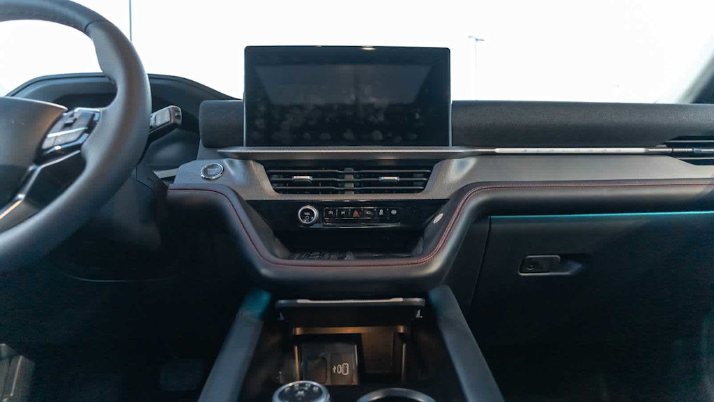 Thumbnail: 2025 Ford Explorer - 13