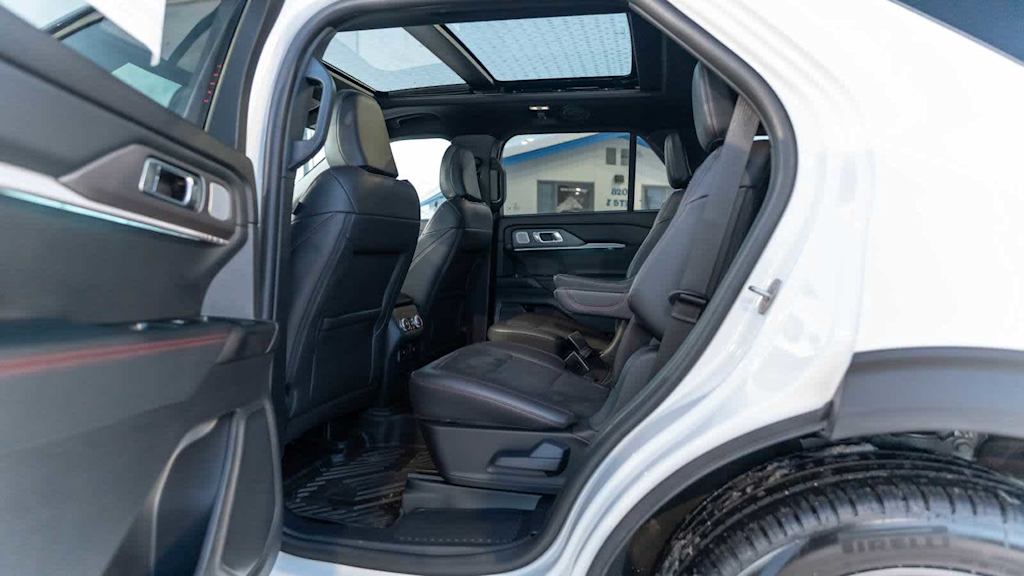 Thumbnail: 2025 Ford Explorer - 36