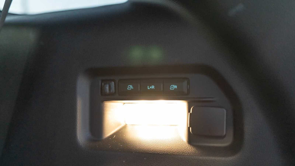 Thumbnail: 2025 Ford Explorer - 22