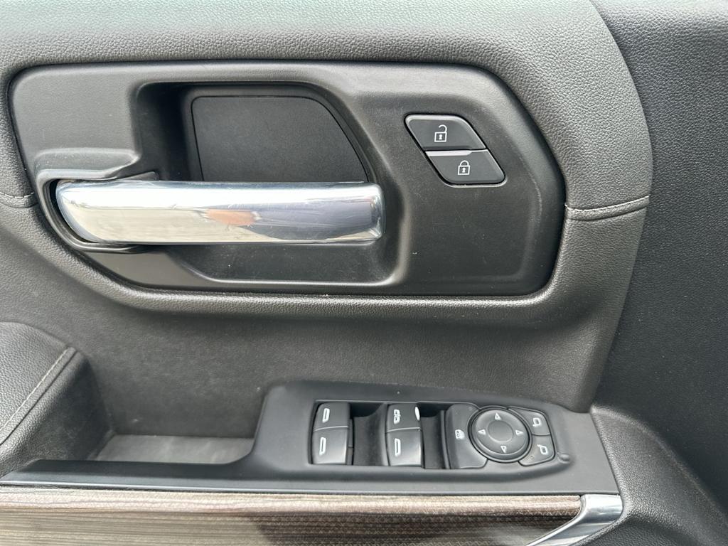 Thumbnail: 2021 Chevrolet Silverado 1500 - 16