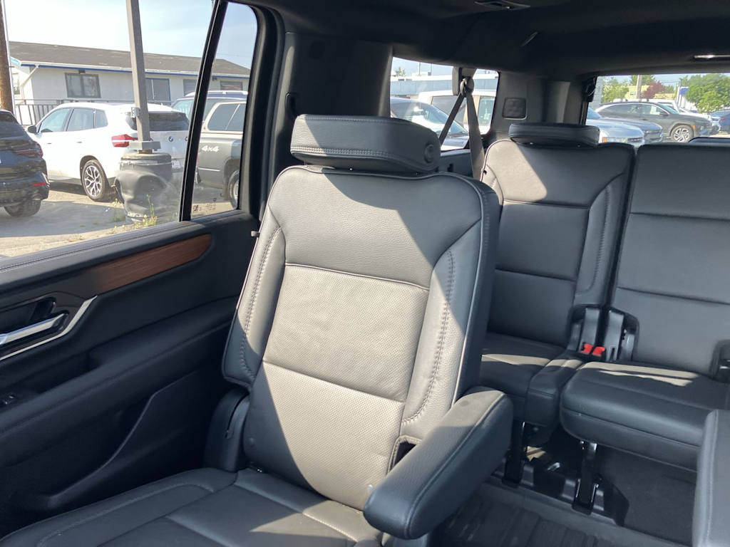 Thumbnail: 2025 GMC Yukon XL - 10