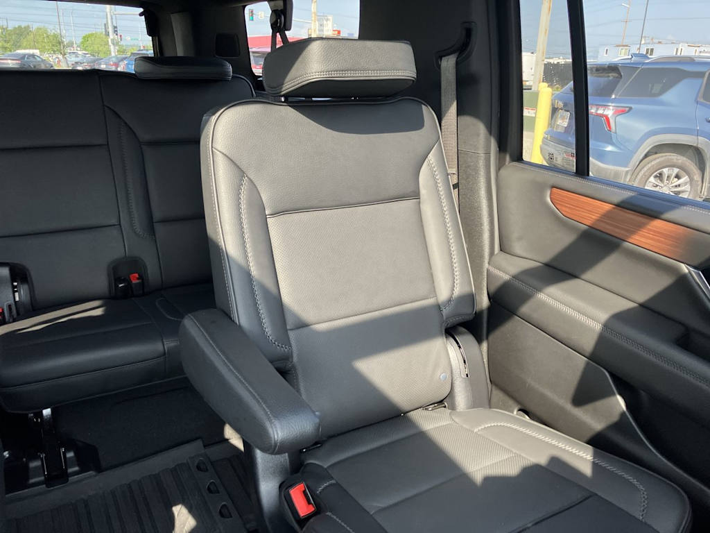 Thumbnail: 2025 GMC Yukon XL - 19