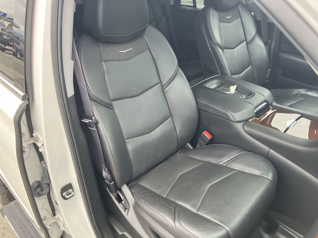 Thumbnail: 2017 Cadillac Escalade - 29