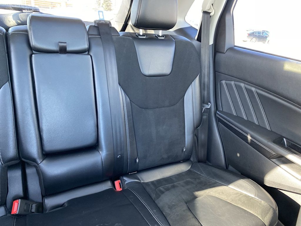 Thumbnail: 2015 Ford Edge - 21