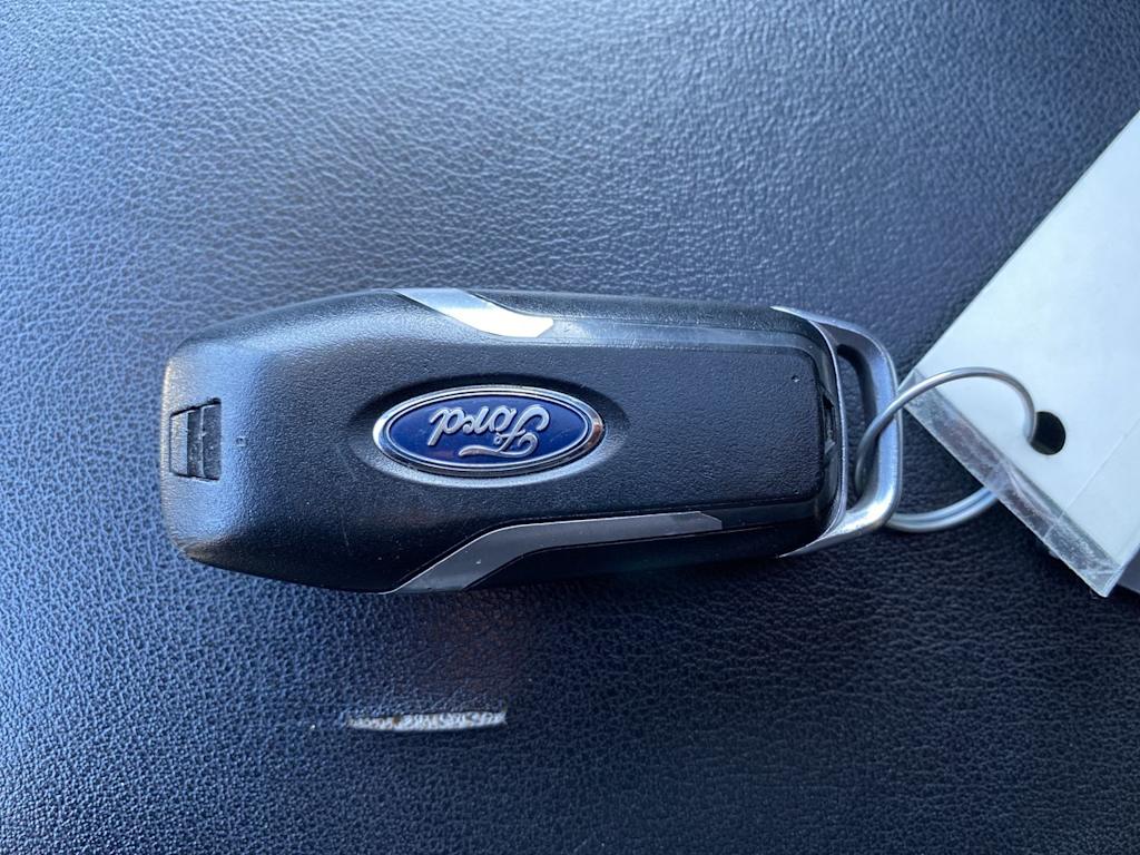 Thumbnail: 2015 Ford Edge - 18