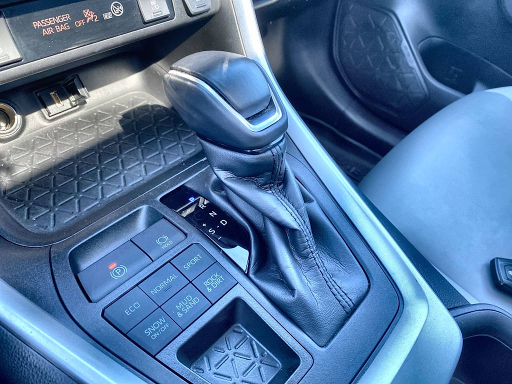 Thumbnail: 2022 Toyota RAV4 - 13