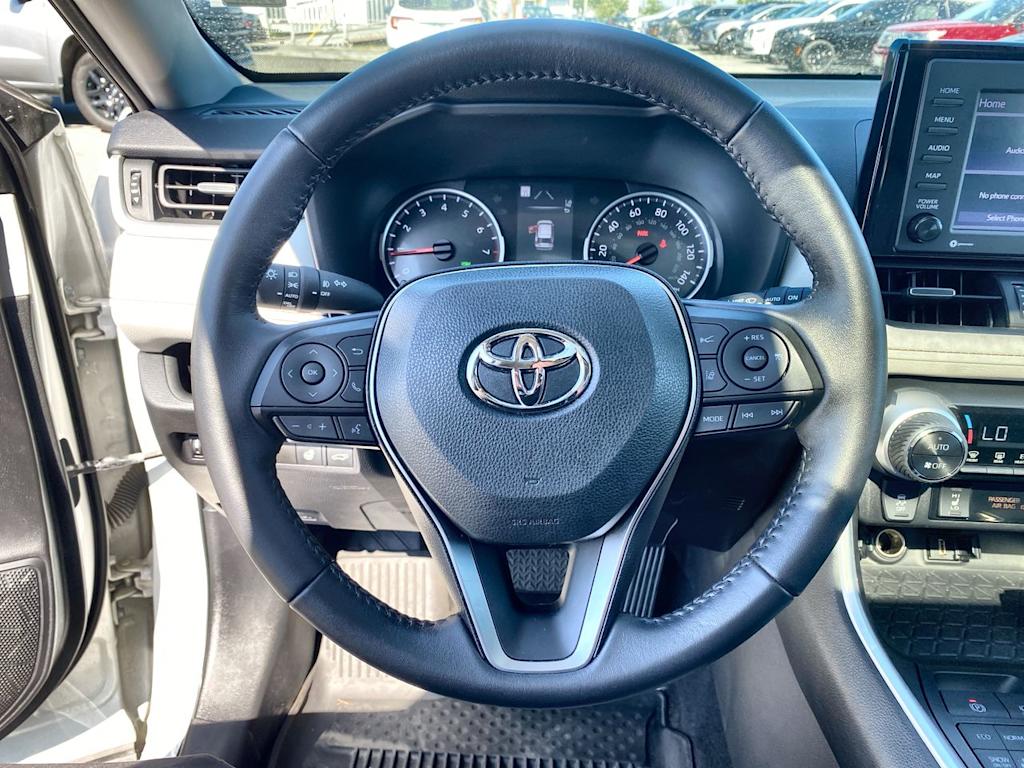 Thumbnail: 2022 Toyota RAV4 - 11