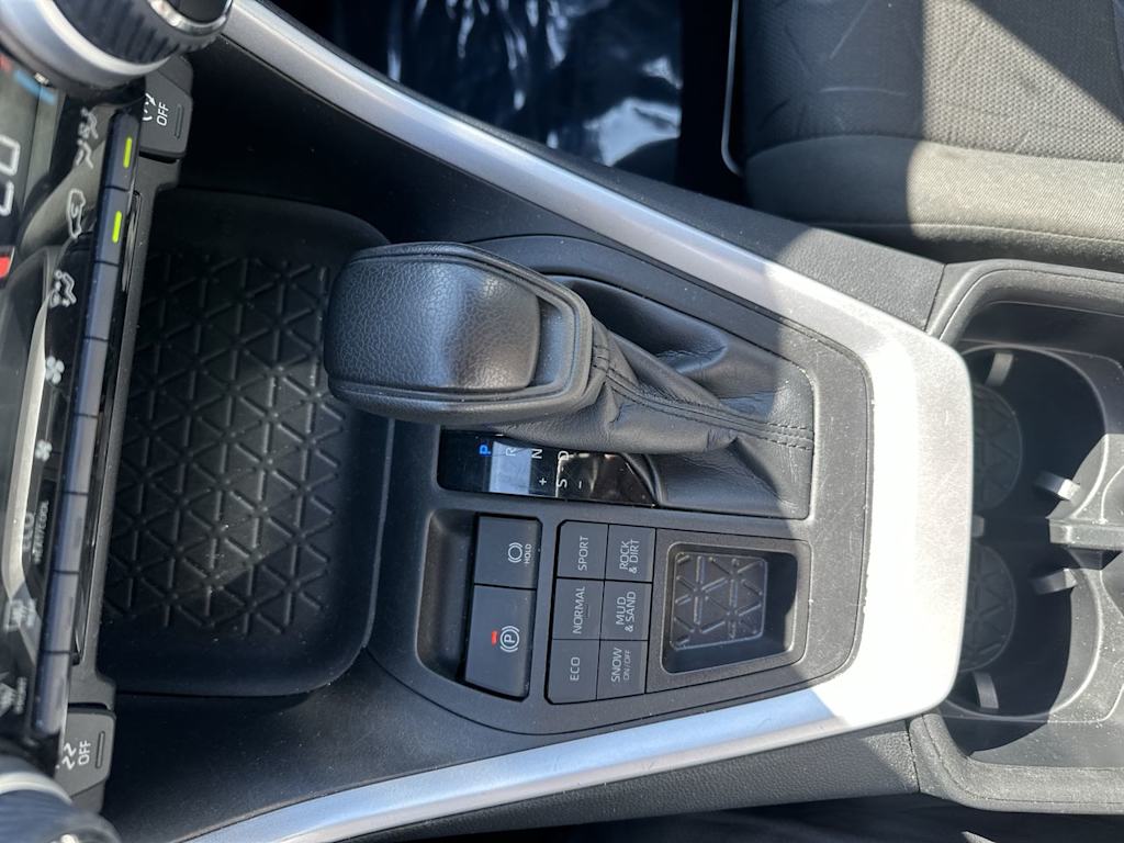 Thumbnail: 2022 Toyota RAV4 - 11