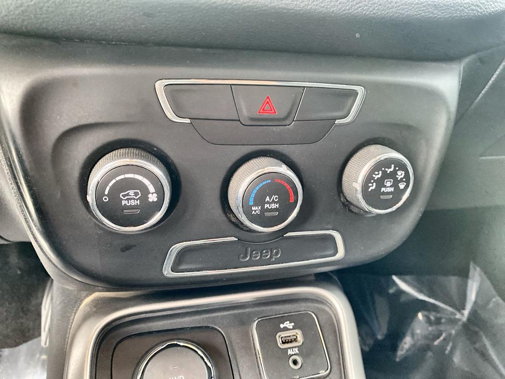 Thumbnail: 2018 Jeep Compass - 23
