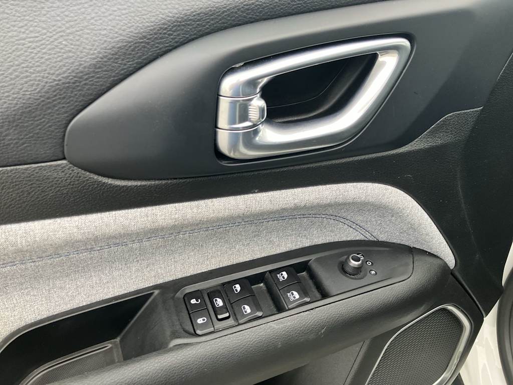 Thumbnail: 2024 Jeep Compass - 22