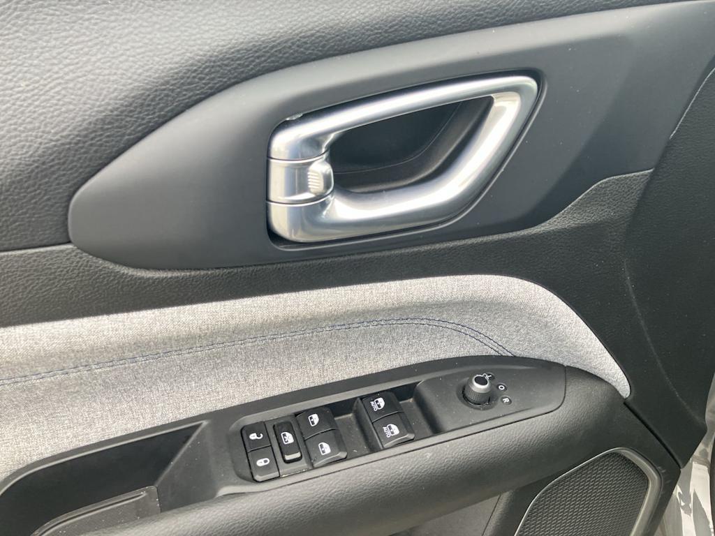 Thumbnail: 2024 Jeep Compass - 22