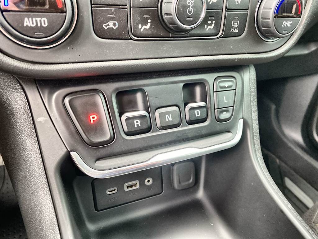 Thumbnail: 2020 GMC Terrain - 25