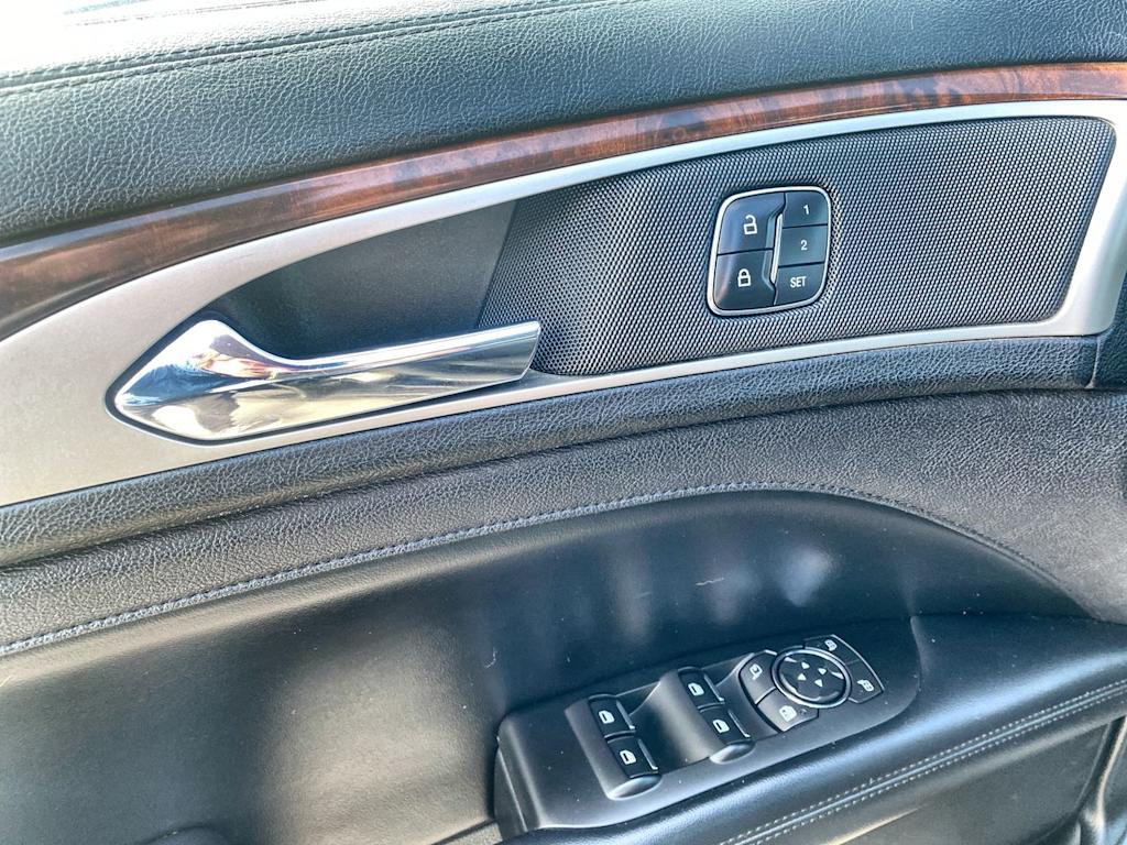 Thumbnail: 2017 Lincoln MKZ - 20