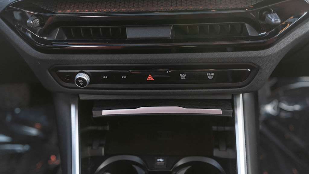 Thumbnail: 2025 BMW 3 Series - 44