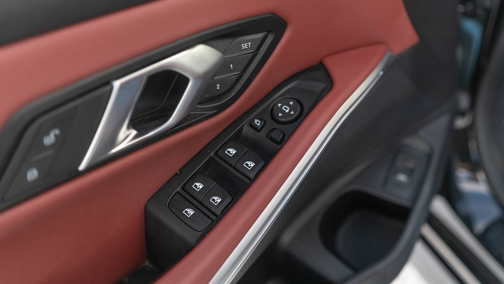 Thumbnail: 2025 BMW 3 Series - 50