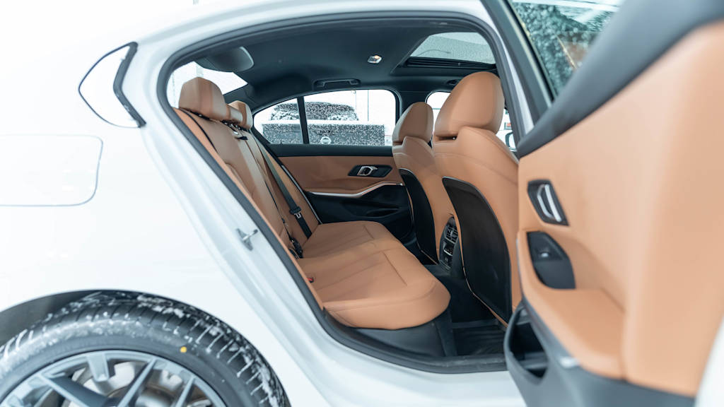 Thumbnail: 2025 BMW 3 Series - 28