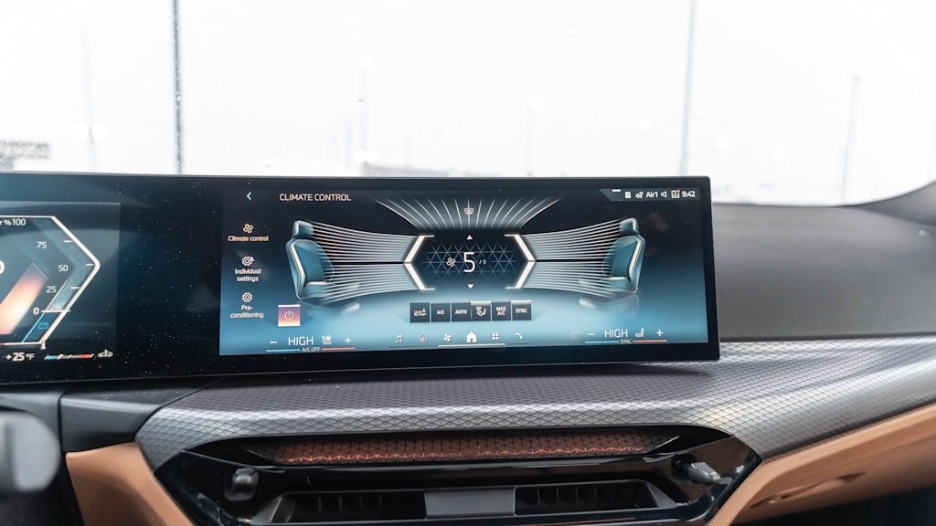 Thumbnail: 2025 BMW 3 Series - 56