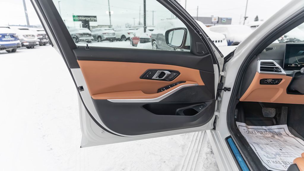 Thumbnail: 2025 BMW 3 Series - 44