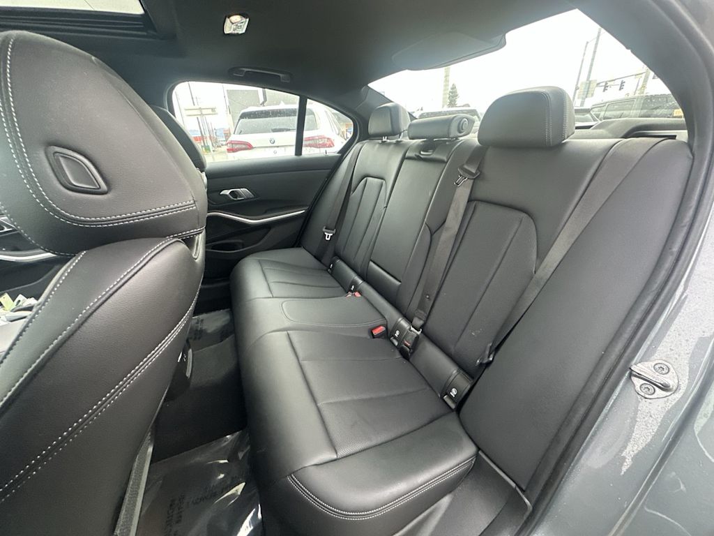 Thumbnail: 2023 BMW 3 Series - 22