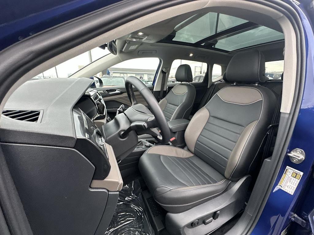 Thumbnail: 2024 Volkswagen Taos - 16