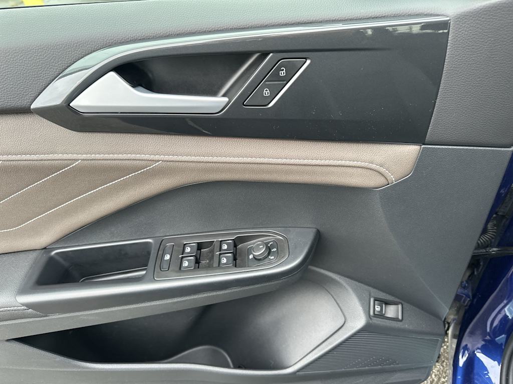 Thumbnail: 2024 Volkswagen Taos - 18