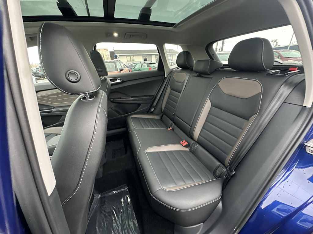 Thumbnail: 2024 Volkswagen Taos - 9