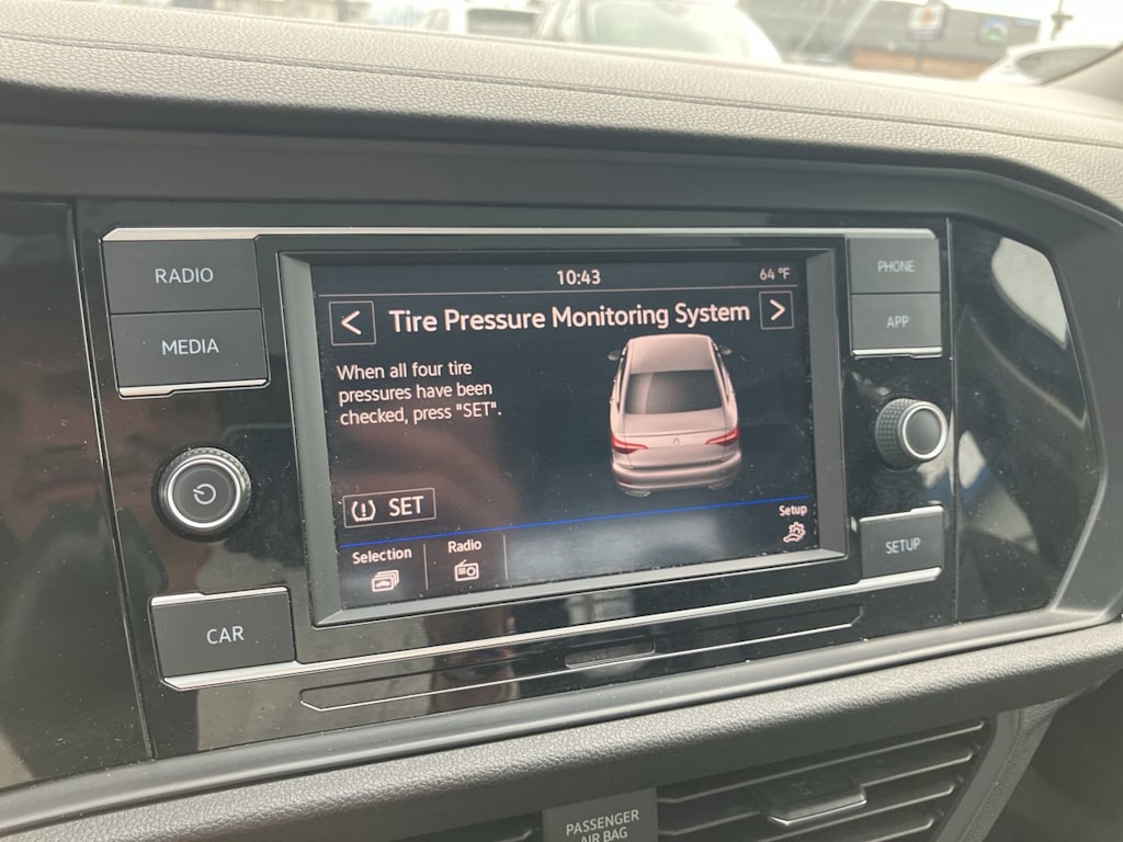 Thumbnail: 2019 Volkswagen Jetta - 24