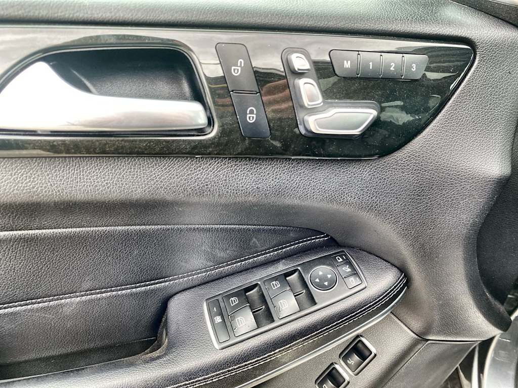 Thumbnail: 2018 Mercedes-Benz GLS - 21