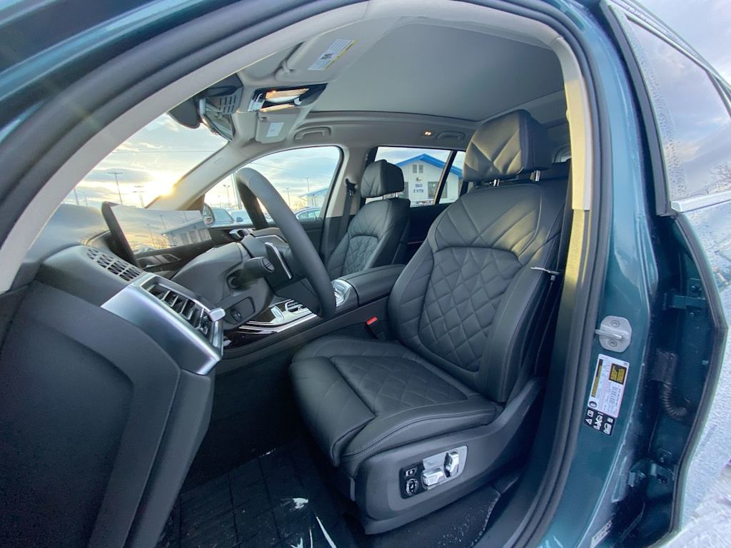 Thumbnail: 2025 BMW X7 - 7